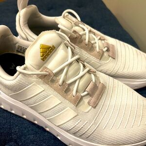 Adidas Swift Run women’s sz 8